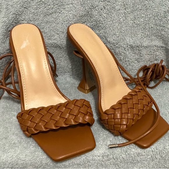 SHEIN women’s lace up approximately 4 1/2” heel brown. - Picture 5 of 5